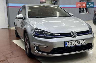 Хетчбек Volkswagen Golf 2018 в 