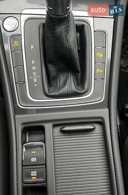 Хетчбек Volkswagen Golf 2018 в 