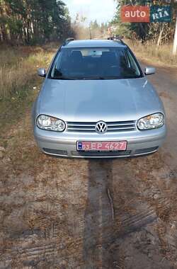 Универсал Volkswagen Golf 2003 в Буче