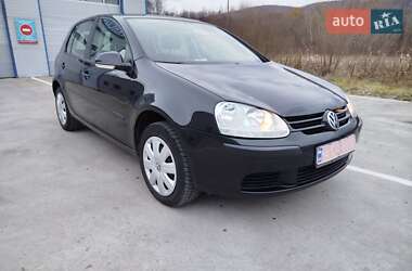 Хетчбек Volkswagen Golf 2005 в Косові