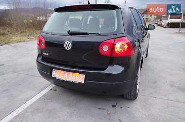 Хетчбек Volkswagen Golf 2005 в Косові