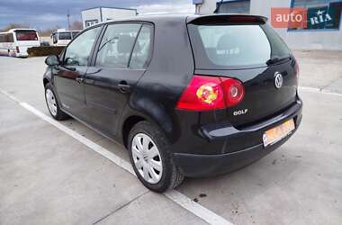 Хетчбек Volkswagen Golf 2005 в Косові