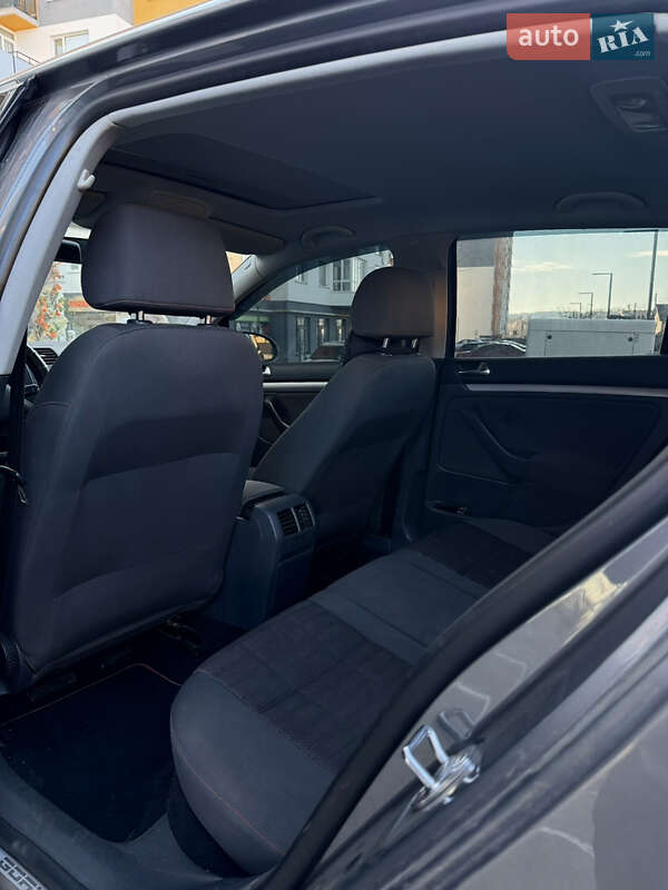 Хетчбек Volkswagen Golf 2006 в Мурованих Курилівцях