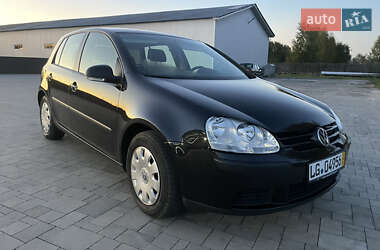 Хэтчбек Volkswagen Golf 2005 в Ивано-Франковске