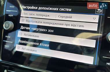 Хэтчбек Volkswagen Golf 2019 в 