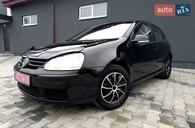 Хэтчбек Volkswagen Golf 2004 в Звягеле