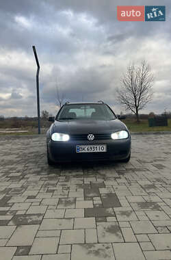 Универсал Volkswagen Golf 2000 в Ровно