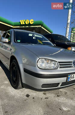 Хетчбек Volkswagen Golf 2001 в Кропивницькому