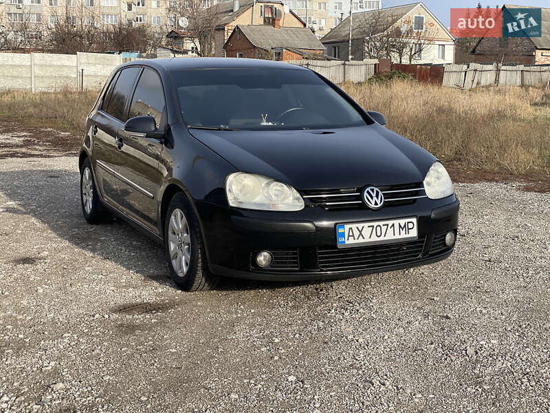 Хэтчбек Volkswagen Golf 2005 в Харькове