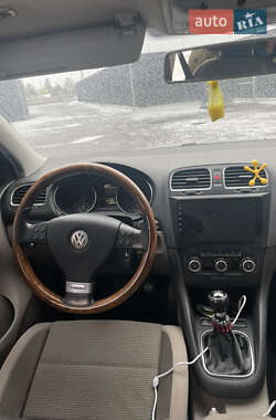 Хэтчбек Volkswagen Golf 2009 в Львове