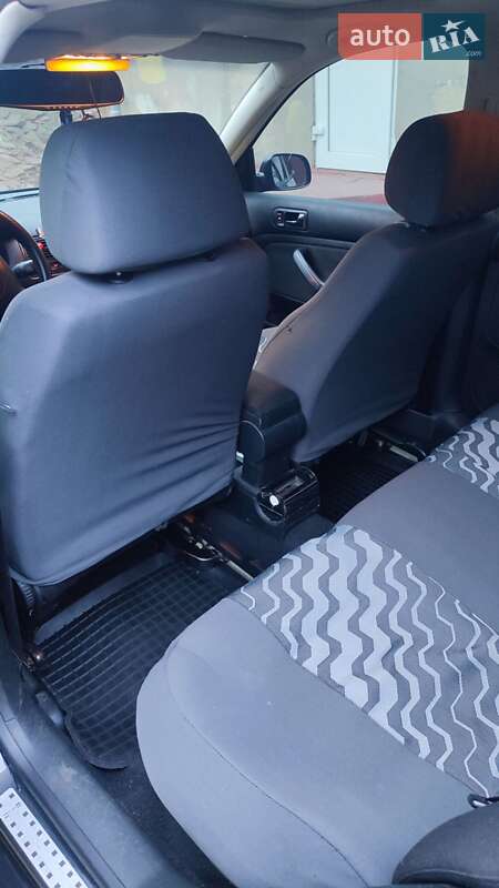 Хетчбек Volkswagen Golf 2003 в Бучачі