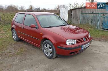 Хэтчбек Volkswagen Golf 1998 в Корце