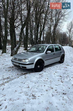 Хэтчбек Volkswagen Golf 2001 в Василькове