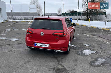 Хэтчбек Volkswagen Golf 2017 в Киеве