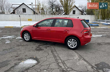 Хэтчбек Volkswagen Golf 2017 в Киеве