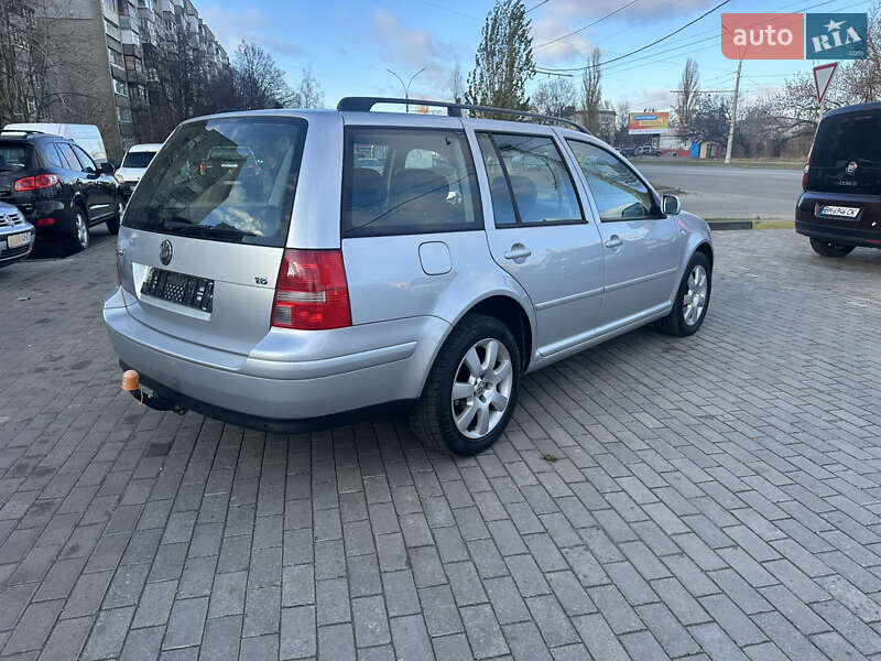 Універсал Volkswagen Golf 2005 в Сумах