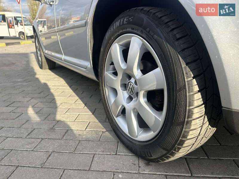 Універсал Volkswagen Golf 2005 в Сумах