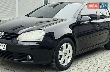 Хэтчбек Volkswagen Golf 2005 в Ивано-Франковске