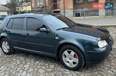 Хетчбек Volkswagen Golf 2001 в Луцьку