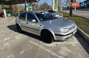 Хетчбек Volkswagen Golf 2001 в Кропивницькому