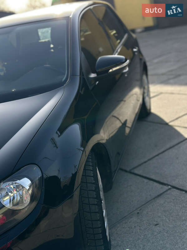 Хетчбек Volkswagen Golf 2009 в Терновому