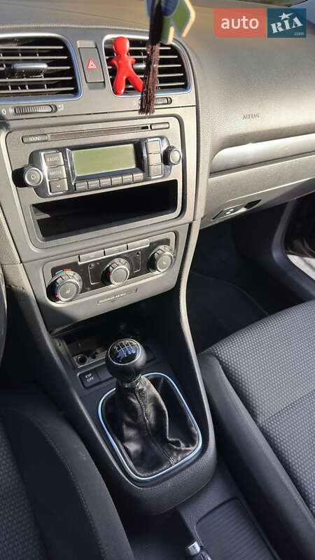 Хетчбек Volkswagen Golf 2009 в Терновому