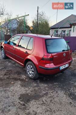 Хэтчбек Volkswagen Golf 1998 в Смеле