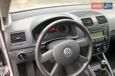 Хэтчбек Volkswagen Golf 2004 в Первомайске