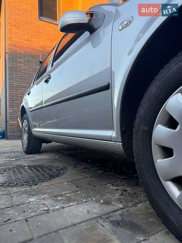 Універсал Volkswagen Golf 2002 в Цумані