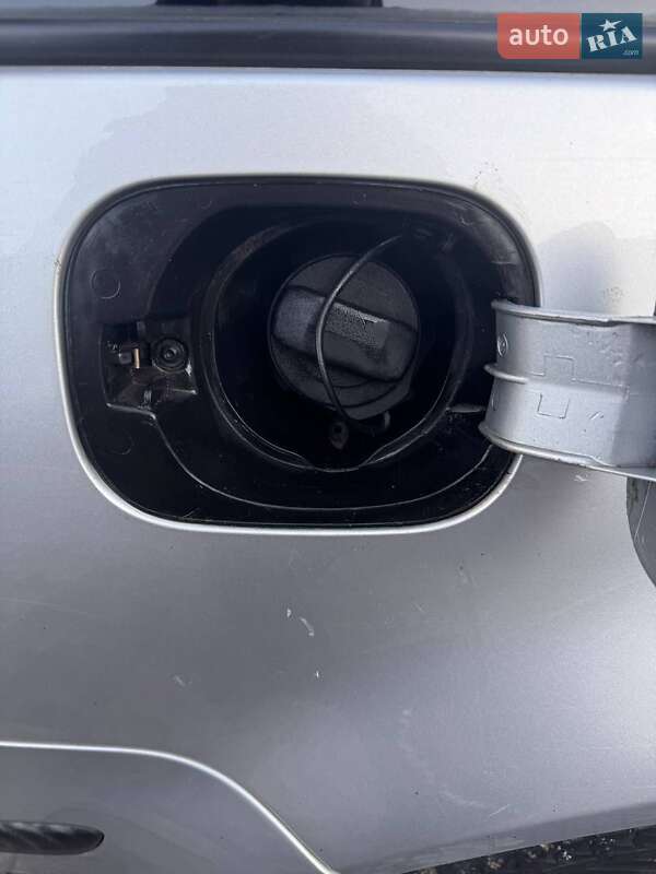 Універсал Volkswagen Golf 2002 в Цумані