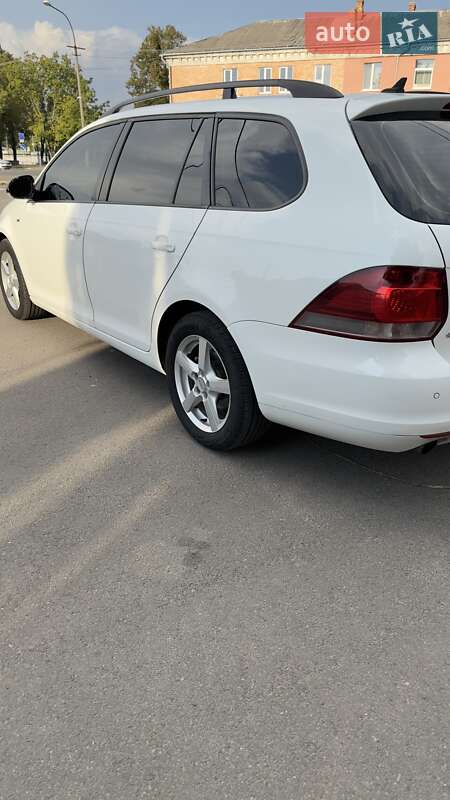 Універсал Volkswagen Golf 2012 в Луцьку