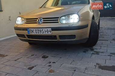 Универсал Volkswagen Golf 2003 в Ровно