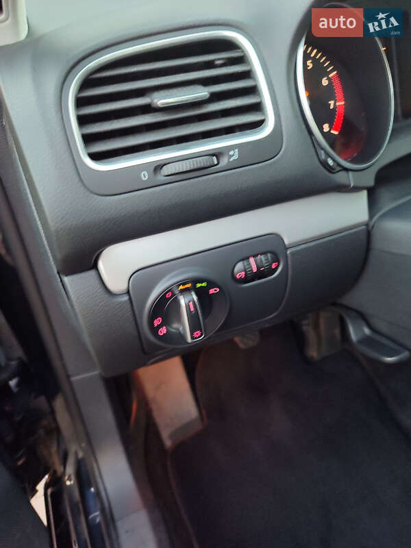 Хетчбек Volkswagen Golf 2010 в Луцьку