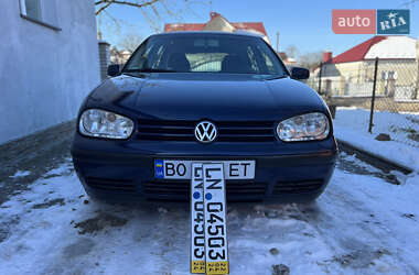 Хэтчбек Volkswagen Golf 2002 в Тернополе