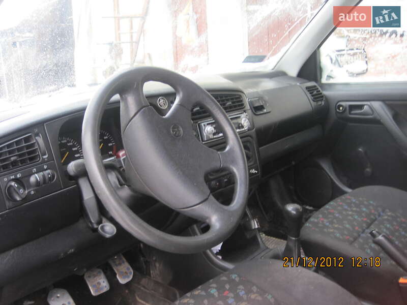 Хетчбек Volkswagen Golf 1993 в Красилові