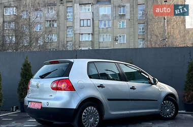 Хэтчбек Volkswagen Golf 2005 в Дрогобыче