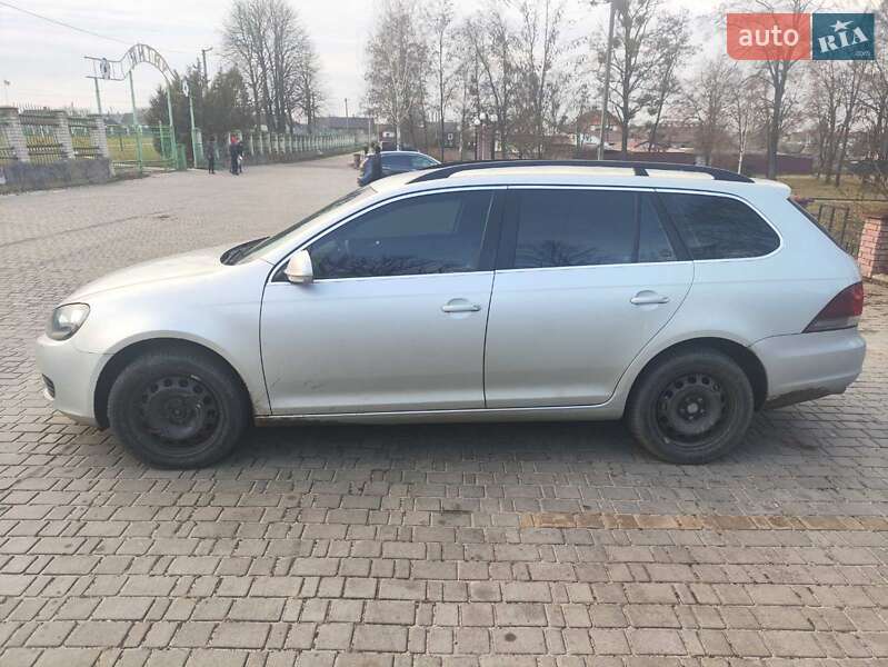 Універсал Volkswagen Golf 2009 в Володимирці