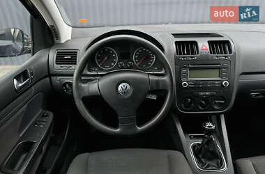 Хэтчбек Volkswagen Golf 2006 в Луцке