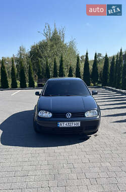 Хетчбек Volkswagen Golf 2001 в Надвірній