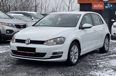 Хэтчбек Volkswagen Golf 2016 в Ровно