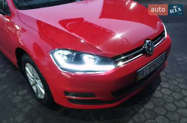 Хэтчбек Volkswagen Golf 2013 в 