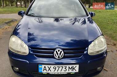 Хэтчбек Volkswagen Golf 2004 в Дубно