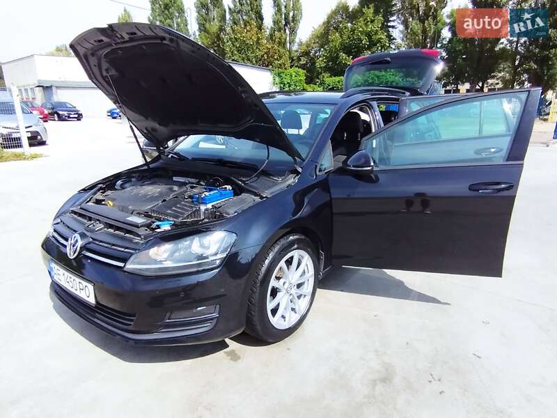 Універсал Volkswagen Golf 2016 в Томаківці