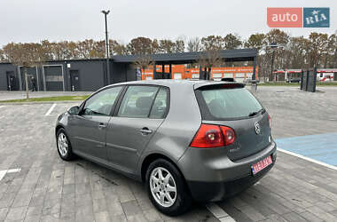 Хетчбек Volkswagen Golf 2004 в Луцьку