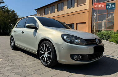 Хэтчбек Volkswagen Golf 2009 в Берегово