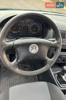 Хэтчбек Volkswagen Golf 2003 в Луцке