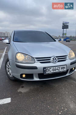 Хэтчбек Volkswagen Golf 2003 в Львове