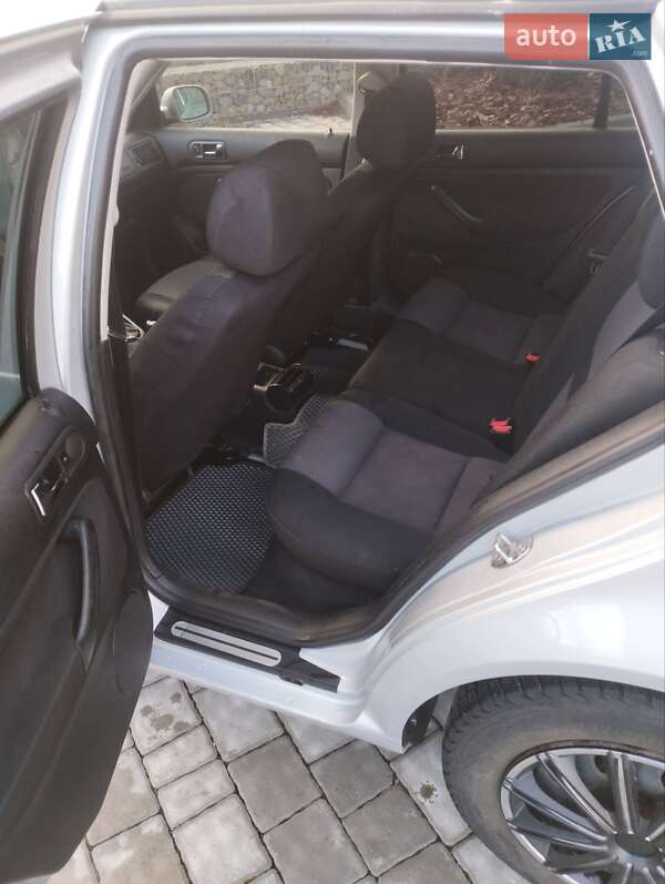 Хетчбек Volkswagen Golf 2000 в Яремчі