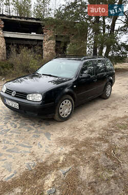 Універсал Volkswagen Golf 2001 в Березному