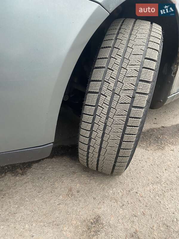 Хетчбек Volkswagen Golf 2003 в Ружині